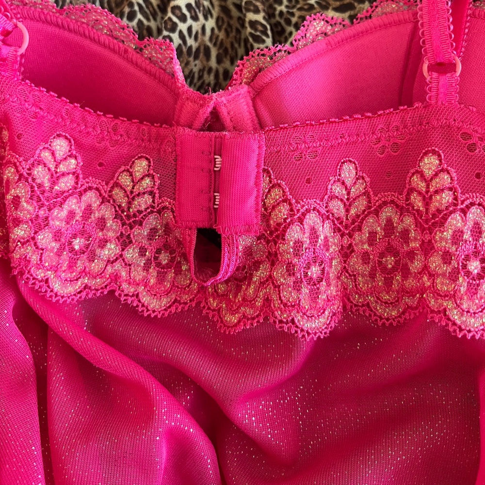 Victoria’s Secret | “Sexy little things” | y2k sparkly cami w. ruffle detail - Picture 8 of 12